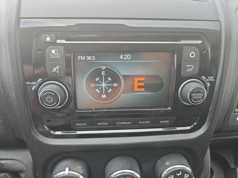 Used 2017 RAM ProMaster 2500 w/ Interior Convenience Group FWD image 18
