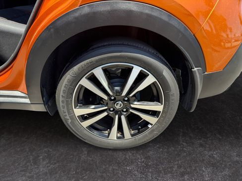 Used 2019 Nissan Kicks SR FWD image 14