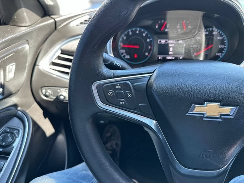 Used 2017 Chevrolet Malibu LT FWD image 21