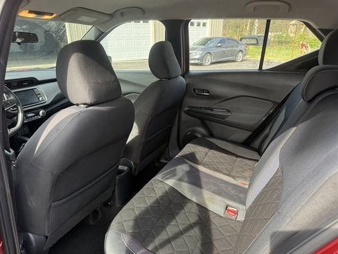 Used 2019 Nissan Kicks SV FWD image 16