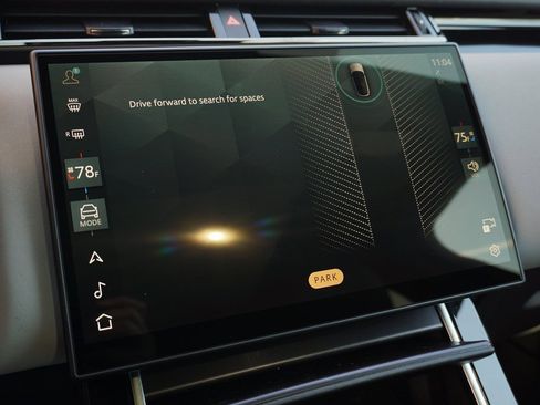 New 2026 Land Rover Range Rover Velar Dynamic SE image 23