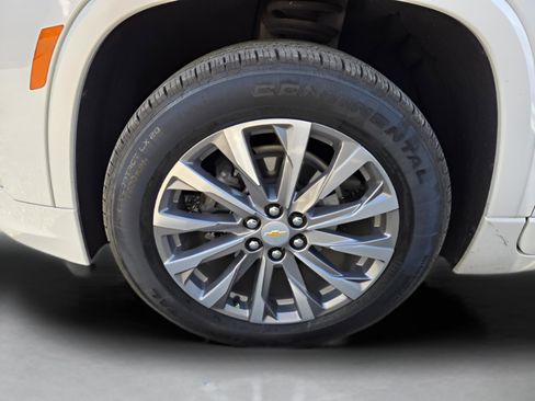 Used 2023 Chevrolet Traverse Premier image 22