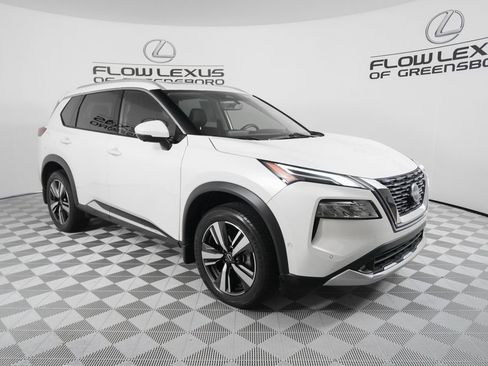 Used 2022 Nissan Rogue Platinum w/ Head-Up Display Package AWD/4WD image 3