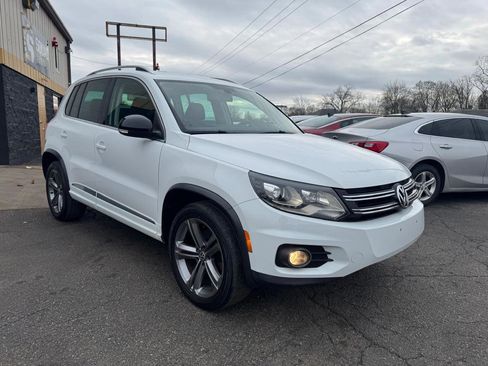 Used 2017 Volkswagen Tiguan Sport image 6