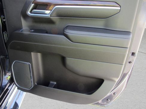 Used 2023 GMC Sierra 1500 SLT w/ SLT Premium Plus Package image 41