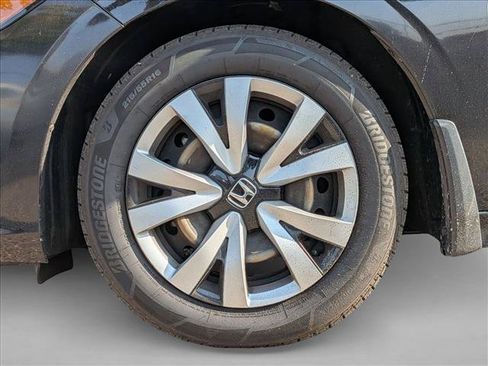 Used 2022 Honda Civic LX image 9