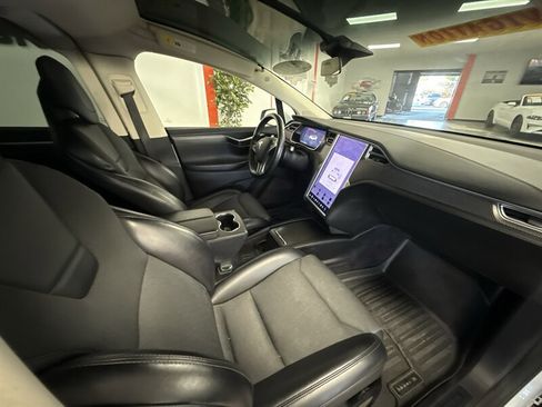 Used 2016 Tesla Model X 75D image 12
