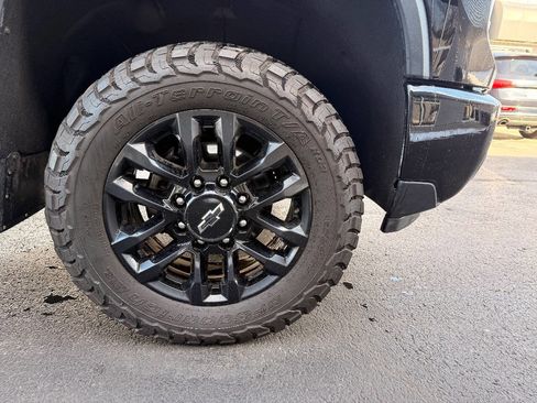 Used 2025 Chevrolet Silverado 2500 LT w/ Trail Boss Package image 5