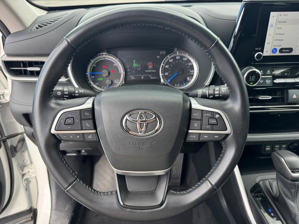 Used 2023 Toyota Highlander XLE FWD image 25