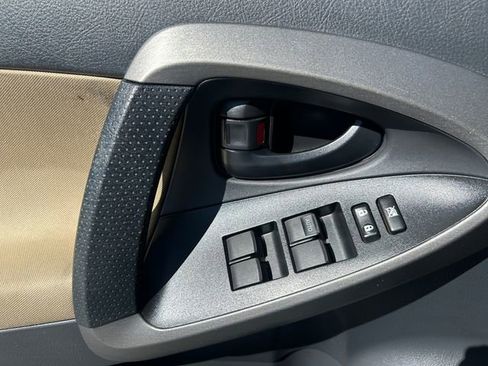 Used 2010 Toyota RAV4 4WD image 11