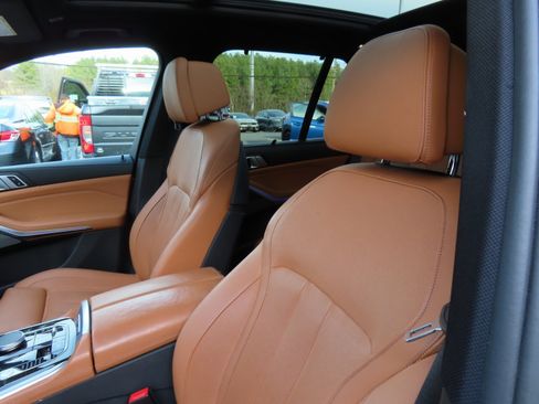 Used 2019 BMW X5 xDrive40i w/ Executive Package image 29