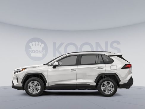 Used 2022 Toyota RAV4 XLE w/ Convenience Package AWD/4WD image 4