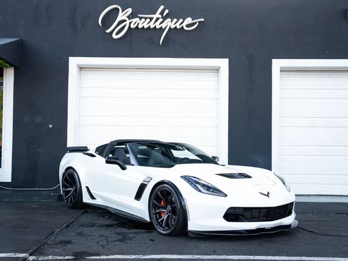 Used 2019 Chevrolet Corvette Z06 RWD image 11