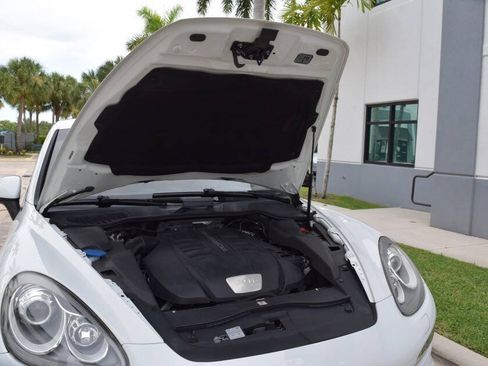 Used 2013 Porsche Cayenne Diesel AWD/4WD image 91