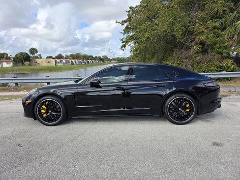 Used 2021 Porsche Panamera Turbo S image 7