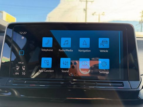 Used 2025 Volkswagen Atlas Cross Sport SE image 21