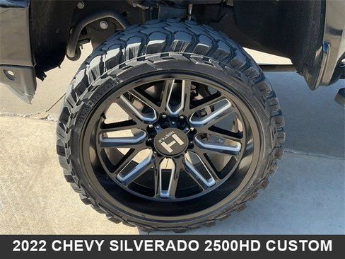 Used 2022 Chevrolet Silverado 2500 Custom w/ Custom Value Package image 9