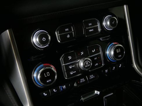 Used 2024 GMC Yukon Denali AWD/4WD image 28