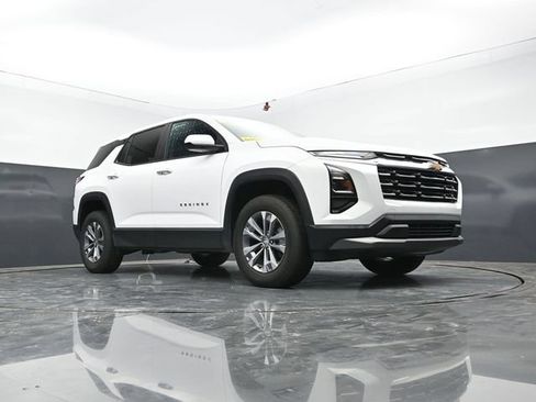 Used 2025 Chevrolet Equinox LT FWD image 57