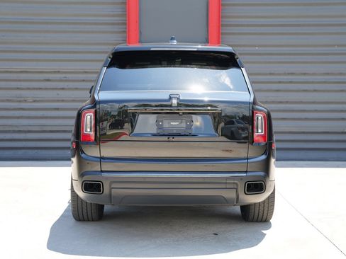 Used 2022 Rolls-Royce Cullinan Black Badge AWD/4WD image 7