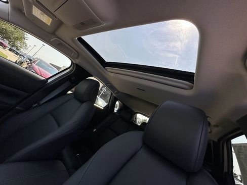 Certified 2025 MAZDA CX-30 AWD 2.5 S w/ Preferred Package image 17