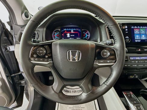 Used 2019 Honda Pilot Touring image 11