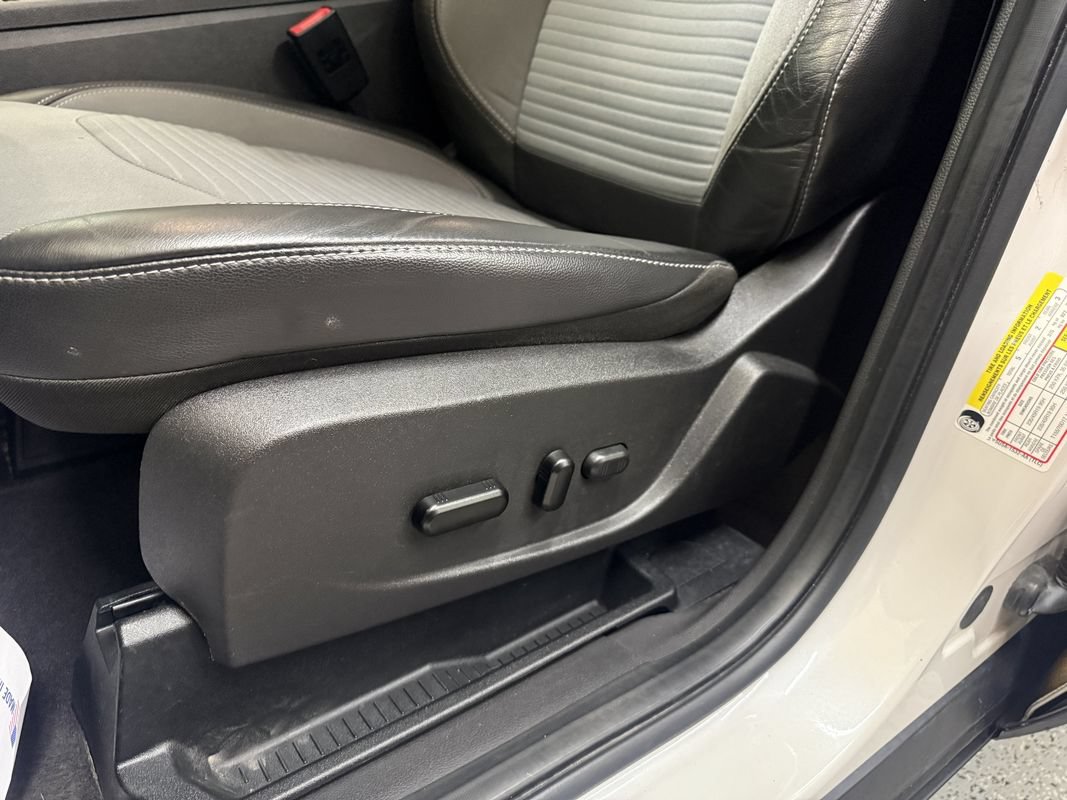 Used 2019 Ford Escape Titanium AWD/4WD image 13