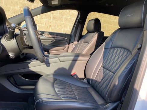 Used 2023 Buick Enclave Avenir w/ Avenir Technology Package image 18