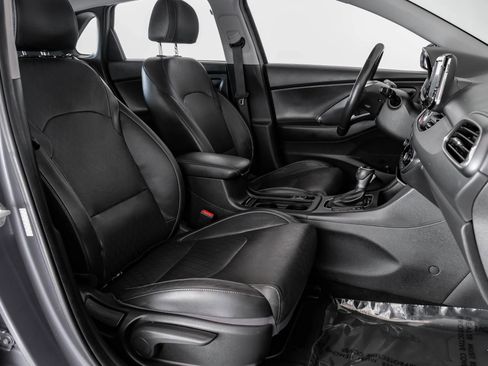 Used 2018 Hyundai Elantra GT w/ Tech Package 03 image 34