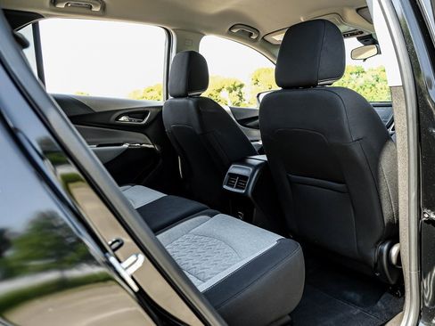 Used 2022 Chevrolet Equinox LS image 38