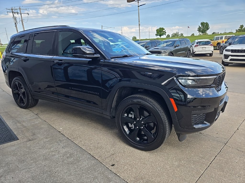 Used 2024 Jeep Grand Cherokee L Altitude AWD/4WD image 40