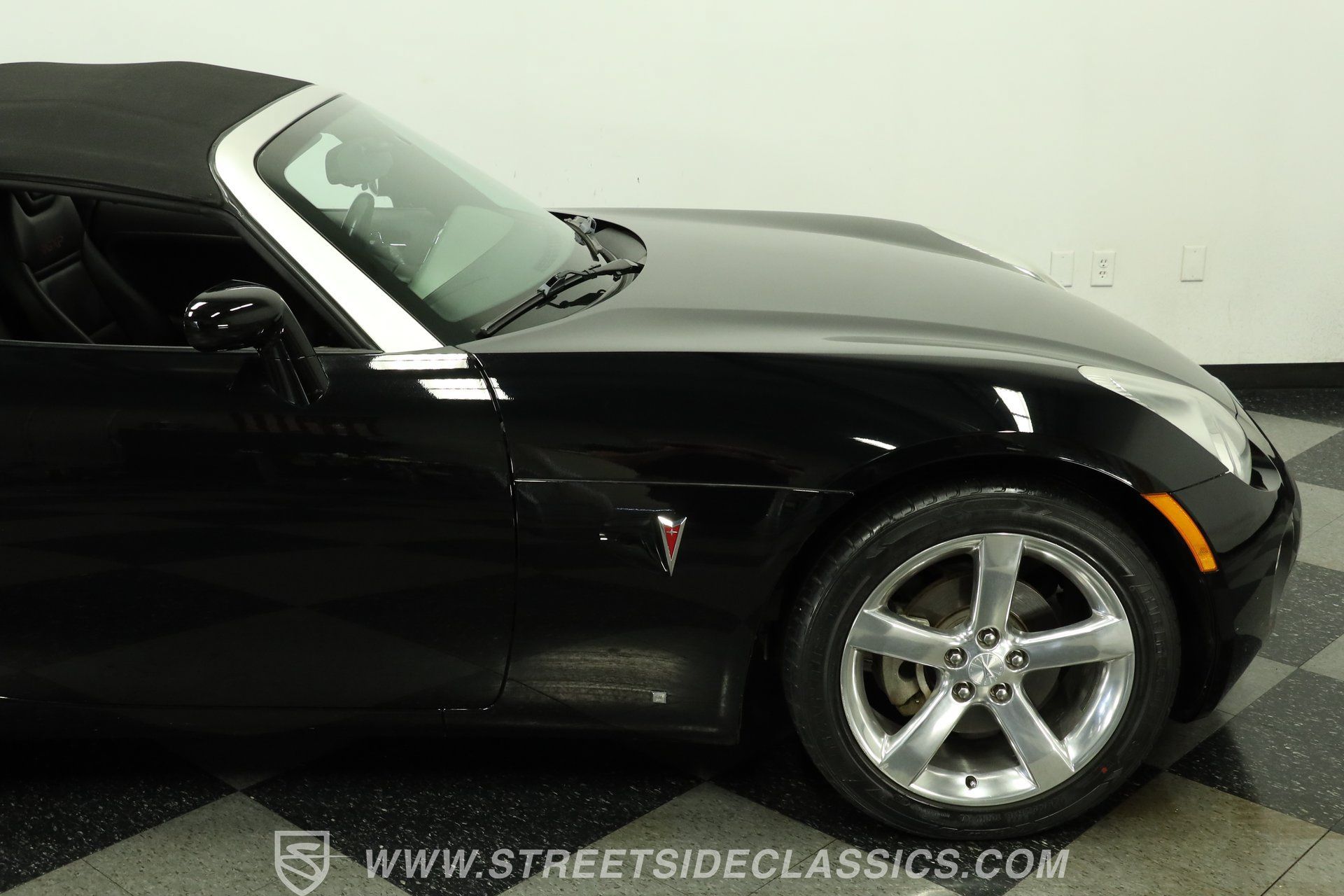 Used 2007 Pontiac Solstice GXP w/ Premium Package RWD image 29