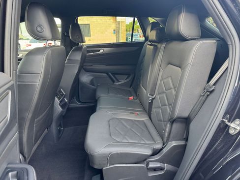 Used 2025 Volkswagen Atlas Cross Sport SE image 27