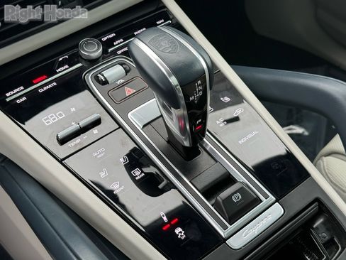 Used 2022 Porsche Cayenne Base image 22