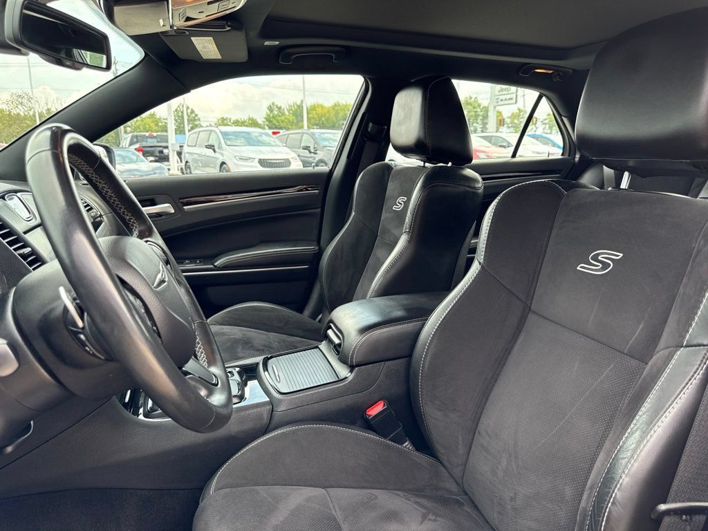 Used 2020 Chrysler 300 S w/ 300S Premium Group RWD image 41