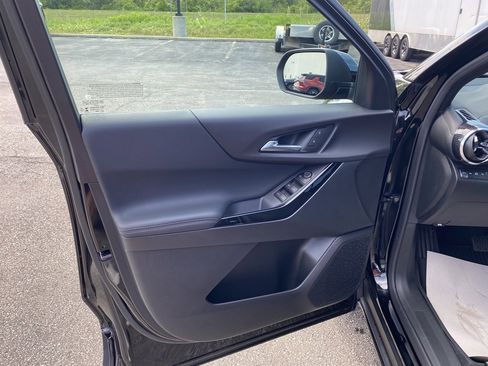 New 2025 Chevrolet Equinox LT image 9