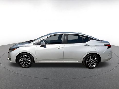 Used 2025 Nissan Versa SV FWD image 9