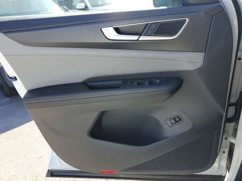 New 2026 Volkswagen Atlas Cross Sport SEL R-Line image 29