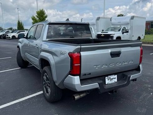 Used 2025 Toyota Tacoma TRD Sport AWD/4WD image 12