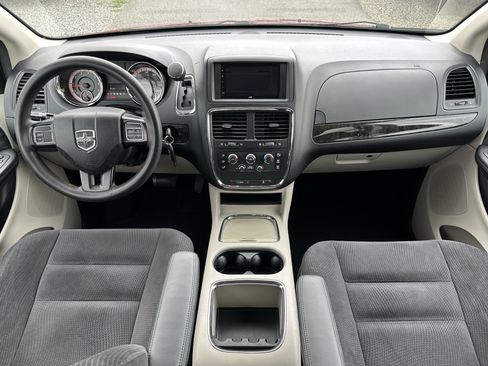 Used 2015 Dodge Grand Caravan SXT FWD image 14
