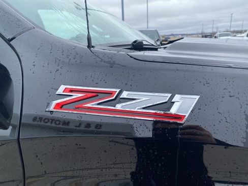 Used 2022 Chevrolet Silverado 1500 RST image 3