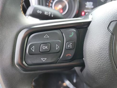 Used 2025 Jeep Gladiator Sport image 16