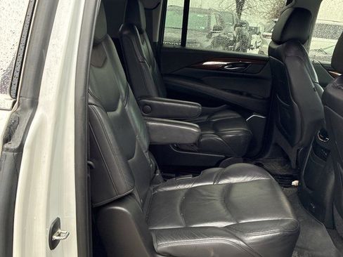 Used 2020 Cadillac Escalade ESV Luxury image 14