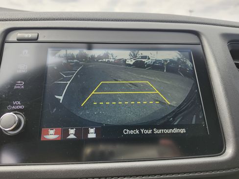 Used 2019 Honda HR-V Sport image 2