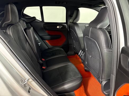 Used 2019 Volvo XC40 T5 R-Design AWD/4WD image 19