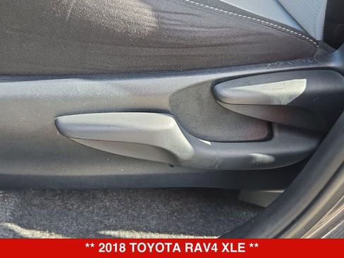 Used 2018 Toyota RAV4 XLE FWD image 16