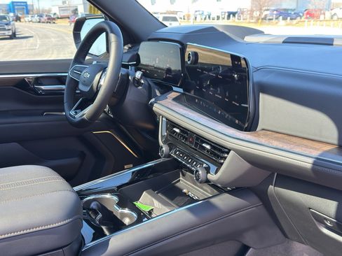 Used 2026 Chevrolet Tahoe High Country AWD/4WD image 30