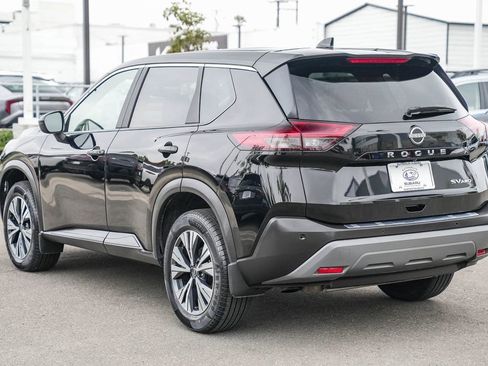 Used 2023 Nissan Rogue SV image 7