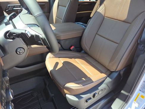 New 2026 Chevrolet Suburban High Country AWD/4WD image 26