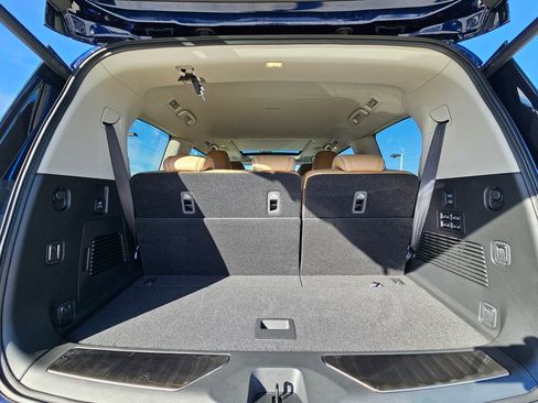 New 2025 INFINITI QX80 Sensory image 18